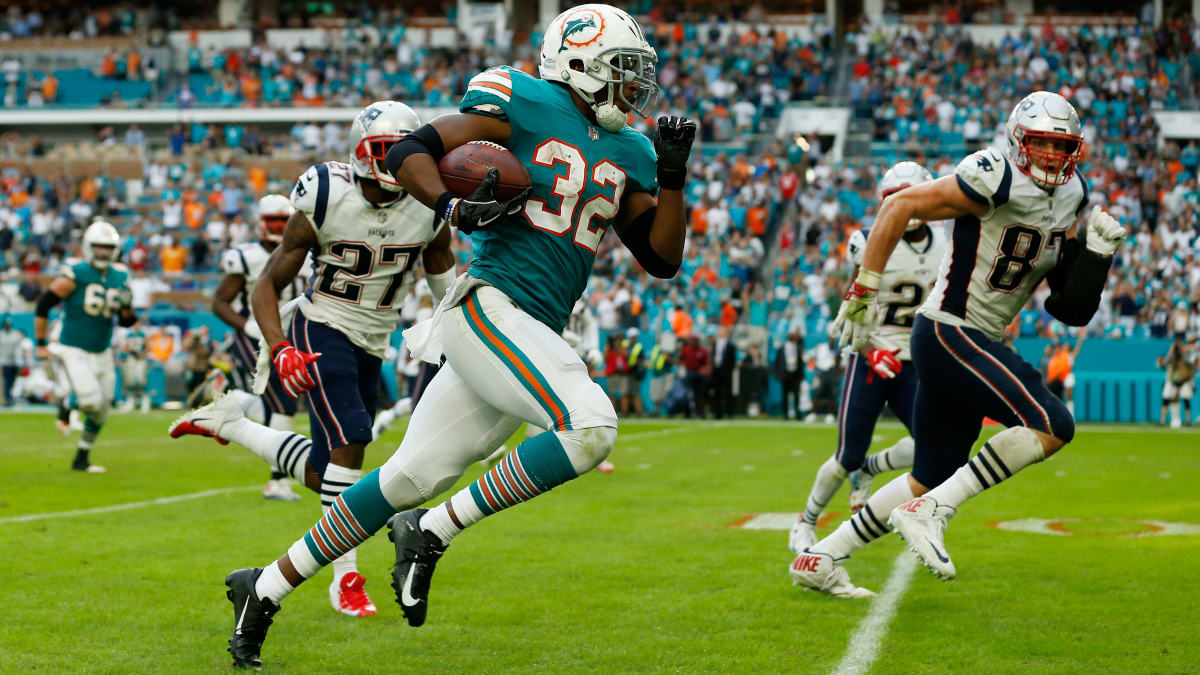 Watch: Dolphins' Kenyan Drake trying to get ball back from Miami Miracle 