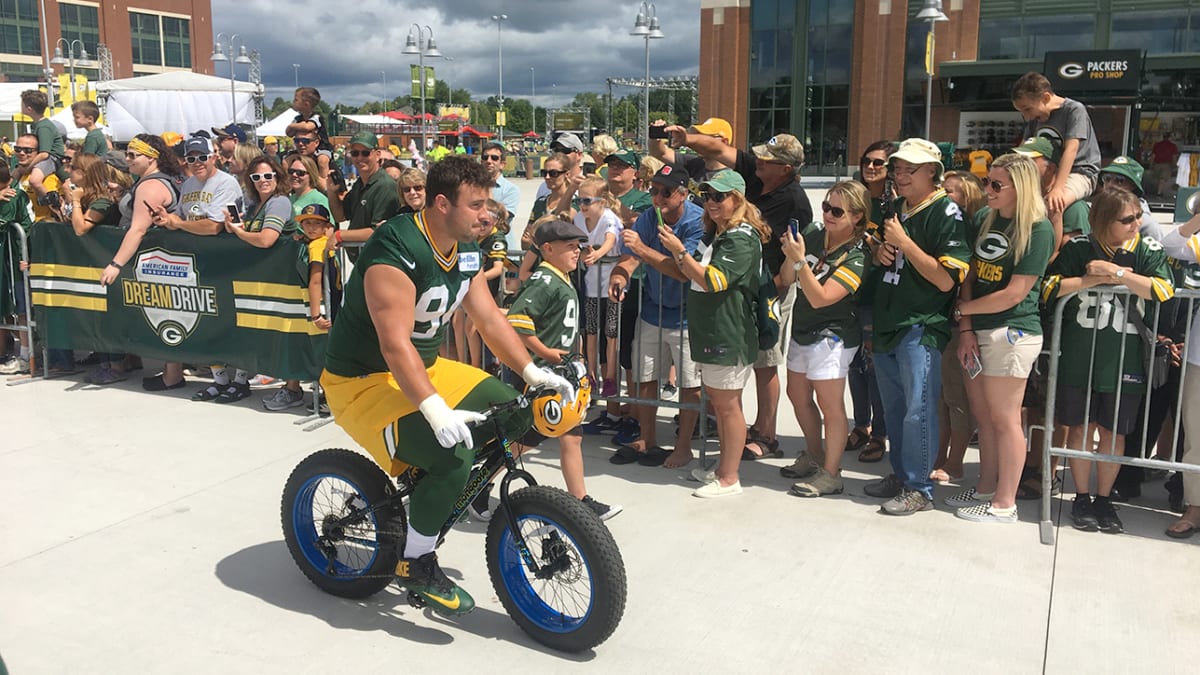 Traditional Training Camp Bike Ride Returns to Lambeau