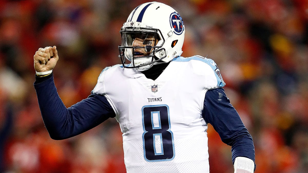 Tennessee Titans quarterback Marcus Mariota (8) throws a pass