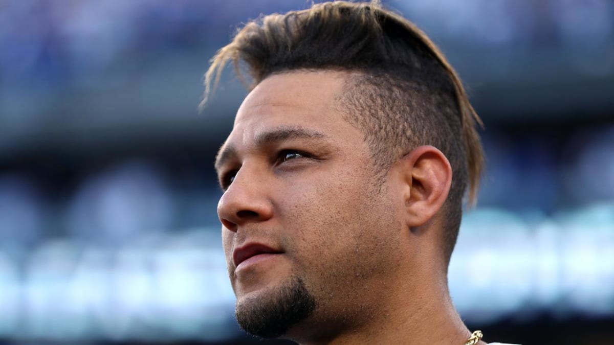 Yuli Gurriel just doesn't care : r/Justfuckmyshitup