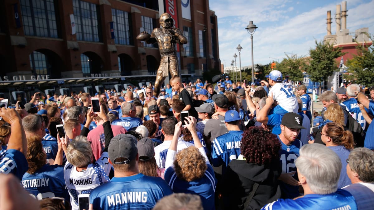 Indianapolis Colts to unveil Peyton Manning statue, retire jersey