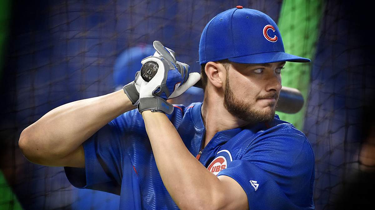 New Arizona coach tips cap to Kris Bryant