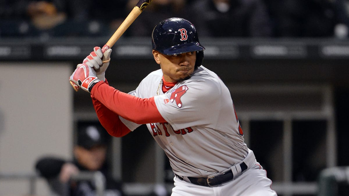 What Pros Wear: Mookie Betts' Victus Axe MB50 Maple Bat - What