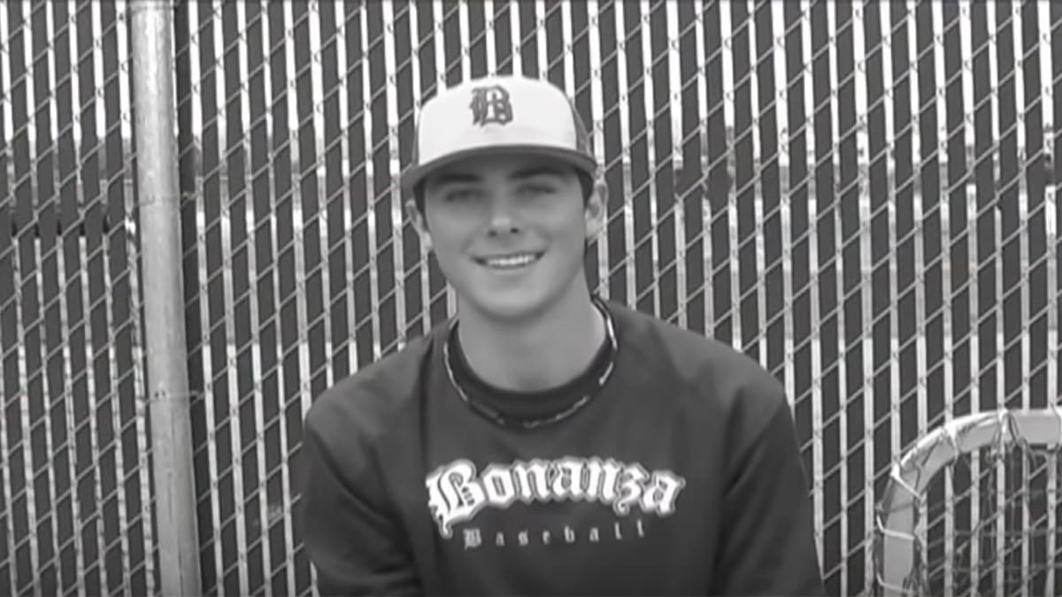 Cubs' Kris Bryant goes back to Bonanza High School (video