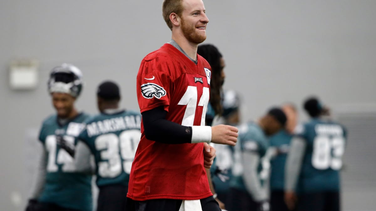 Carson Wentz: No tension with Sam Bradford on Eagles