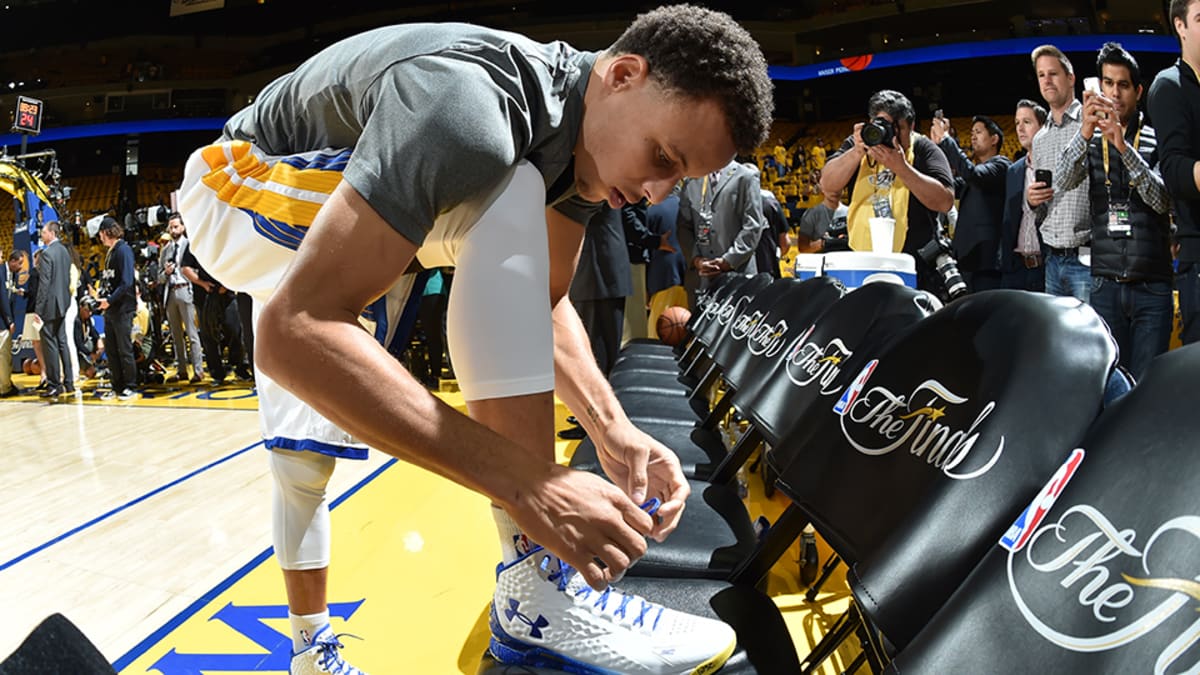 voordat Promoten uitvoeren Could Stephen Curry, Under Armour possibly outsell LeBron James? - Sports  Illustrated