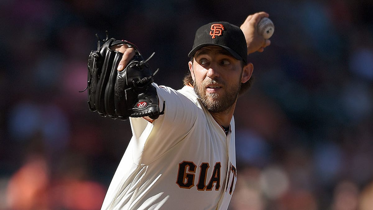 Giants' Bumgarner loses no-hitter after 7 1/3 innings