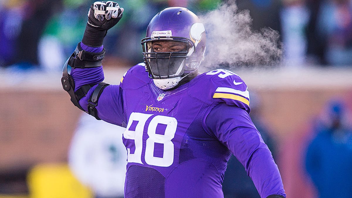 Linval Joseph Limps Through Locker Room and Ducks Media After Vikings  Practice