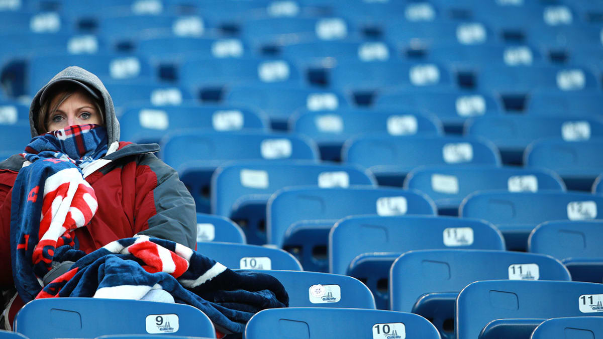 Here are six of the coldest, windiest games in MLB history, in