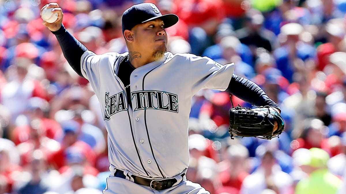 Mariners pitcher Felix Hernandez takes swings