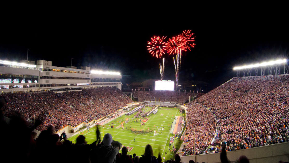 Fan Ranking Names The Loudest Stadiums In College Football - The Spun:  What's Trending In The Sports World Today