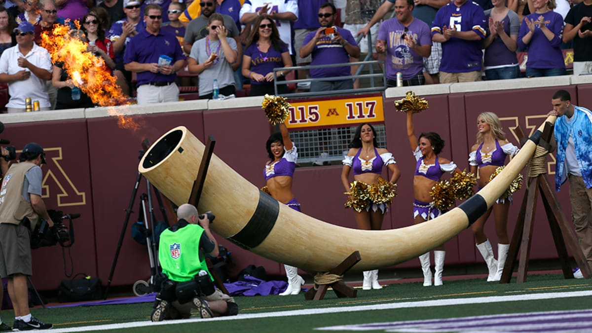 Minnesota Vikings' Gjallarhorn Breaks Before Kickoff - Daily Norseman