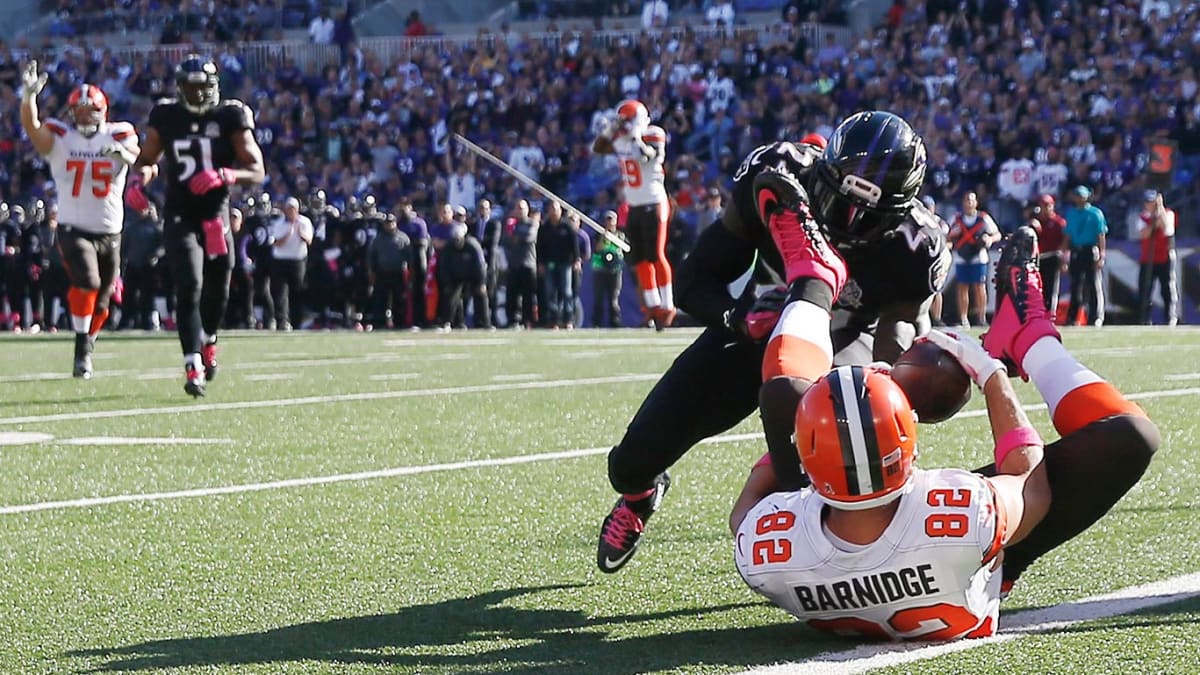 Unbelievable Catches in the NFL #shorts 