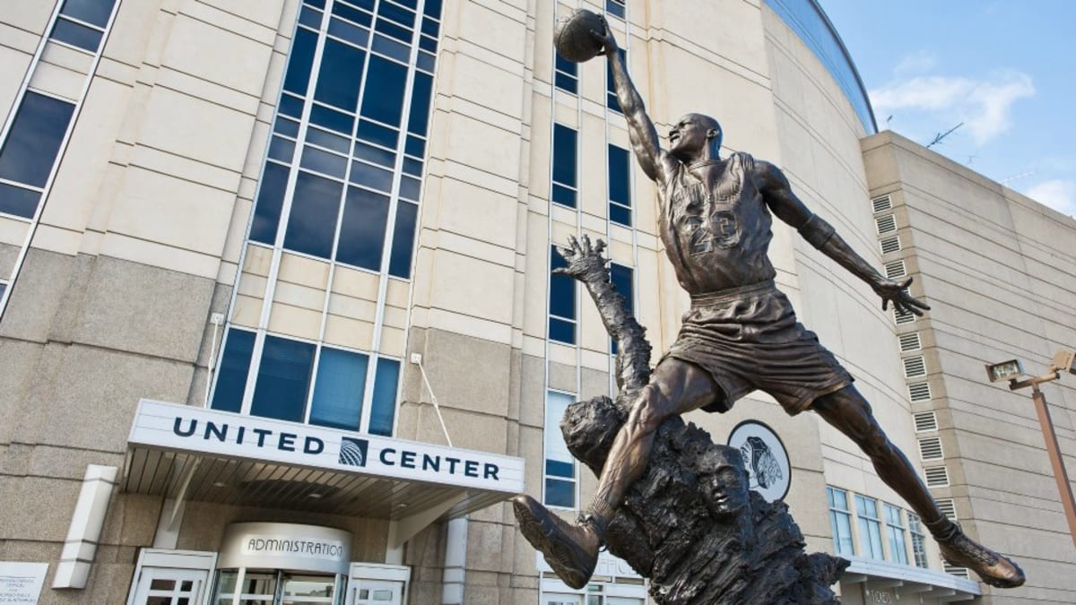 Sports Illustrated on X: A 49ers shirt on the iconic Rocky Balboa statue  in Philadelphia 