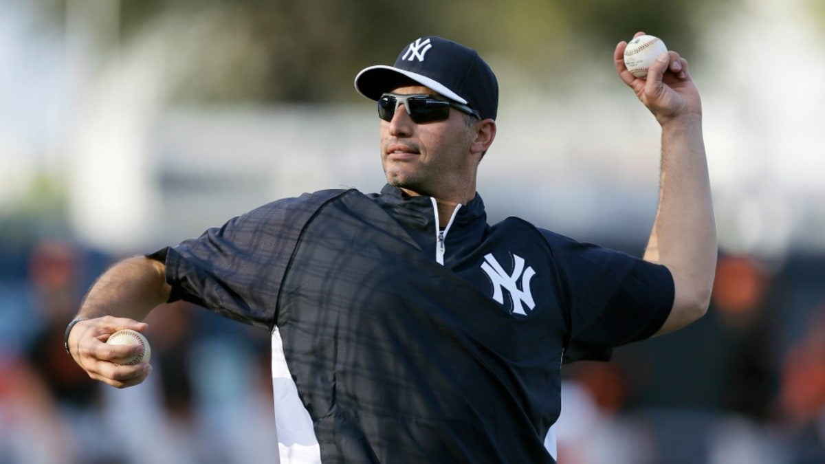 Pettitte's Wife used HGH to “Strengthen chin and fashion sense