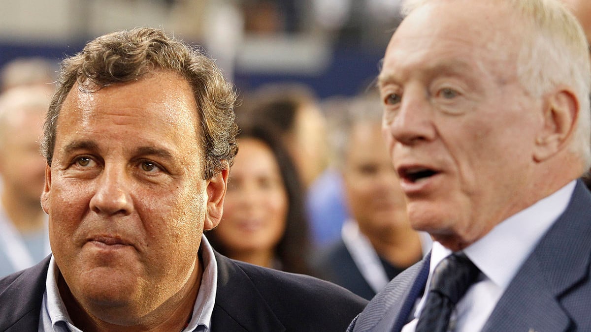 New Jersey Governor Chris Christie shakes hands with Dallas Cowboys owner  Jerry Jones before the New York Giants play the Dallas Cowboys in week 12  of the NFL season at MetLife Stadium