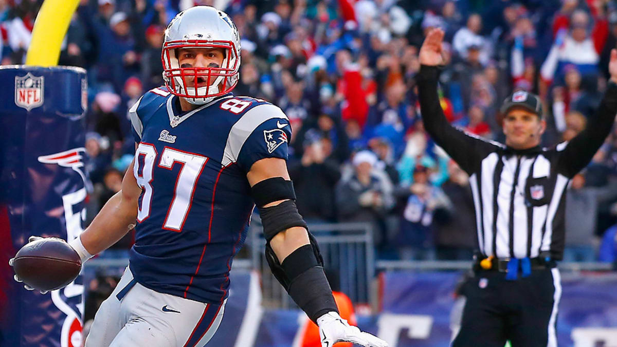 Tom Brady on what makes Gronk the greatest: 'He does the dirty work'