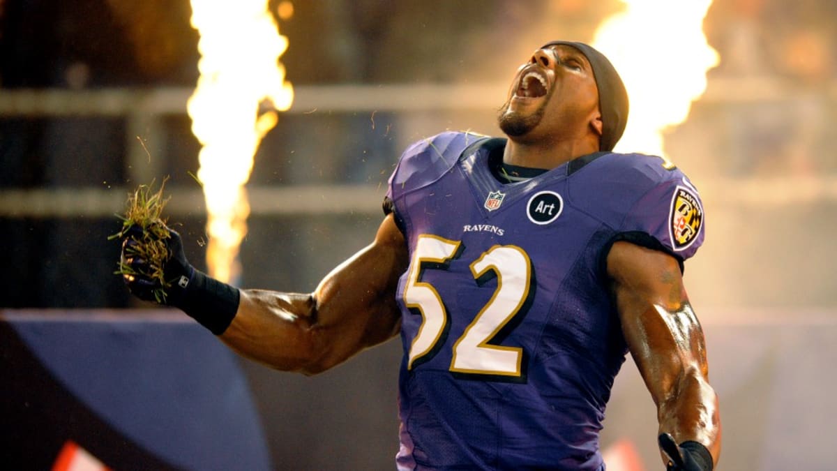 Photo: Baltimore Ravens Ray Lewis at New Meadowlands Stadium in