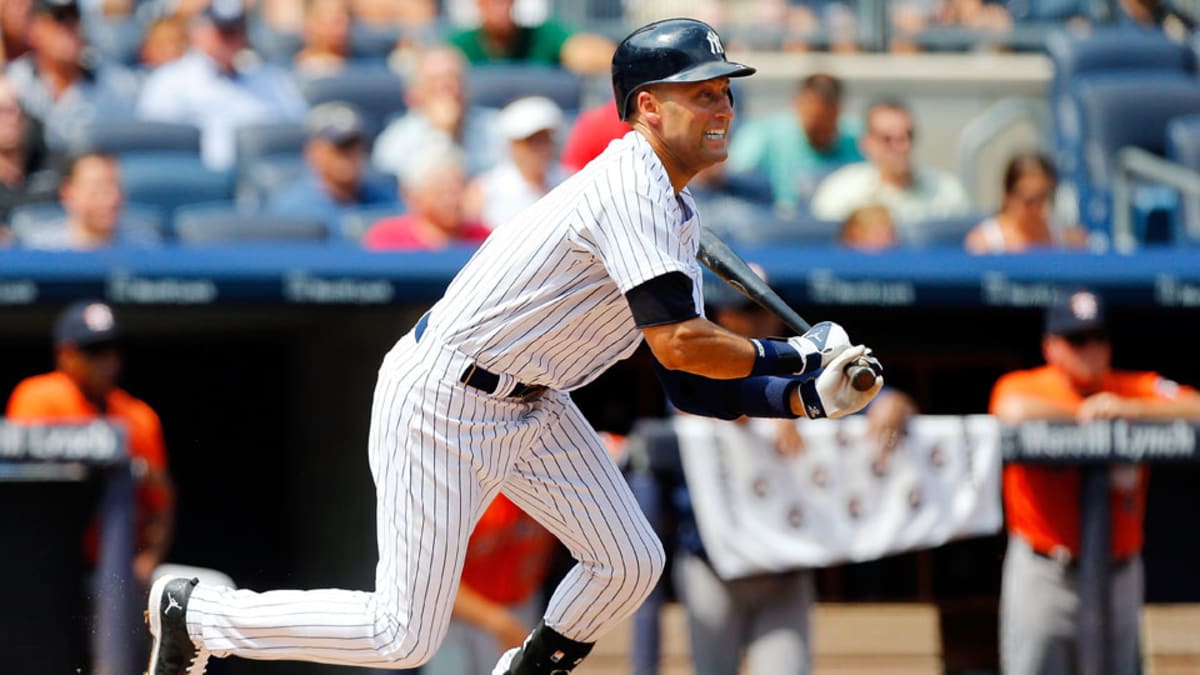 Rays present Derek Jeter with framed Don Zimmer jersey