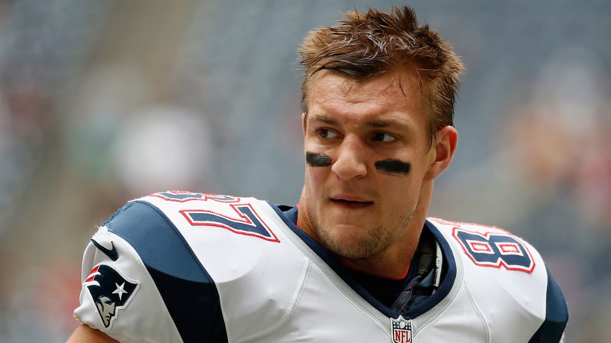 Rob Gronkowski Leads Tight Ends In Jersey Sales For 2014