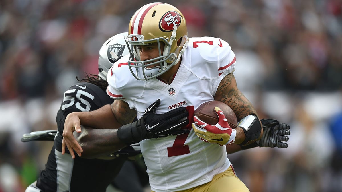 Raiders' Sio Moore Punks 49ers' QB Colin Kaepernick - Battle Of The Bay 