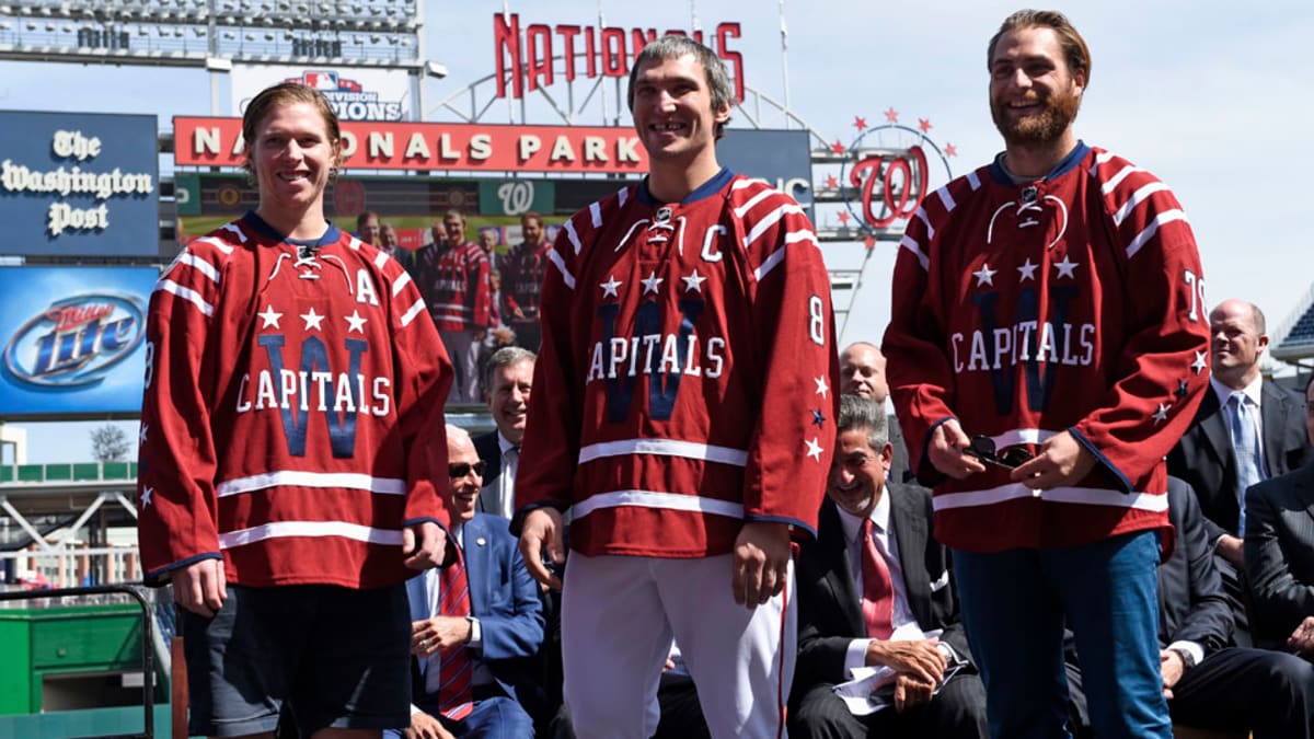 Washington Capitals Unveil 2015 Winter Classic Uniform – SportsLogos.Net  News