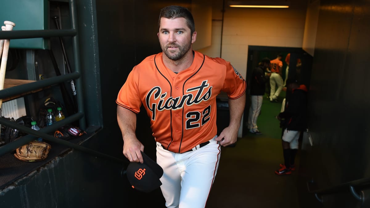 MLB report: Giants call up veteran 2B Uggla