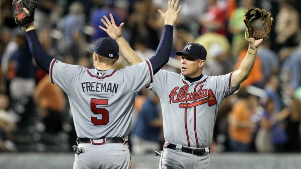 Chipper Jones rescues ex-teammate Freddie Freeman in Atlanta snowstorm  (kind of)