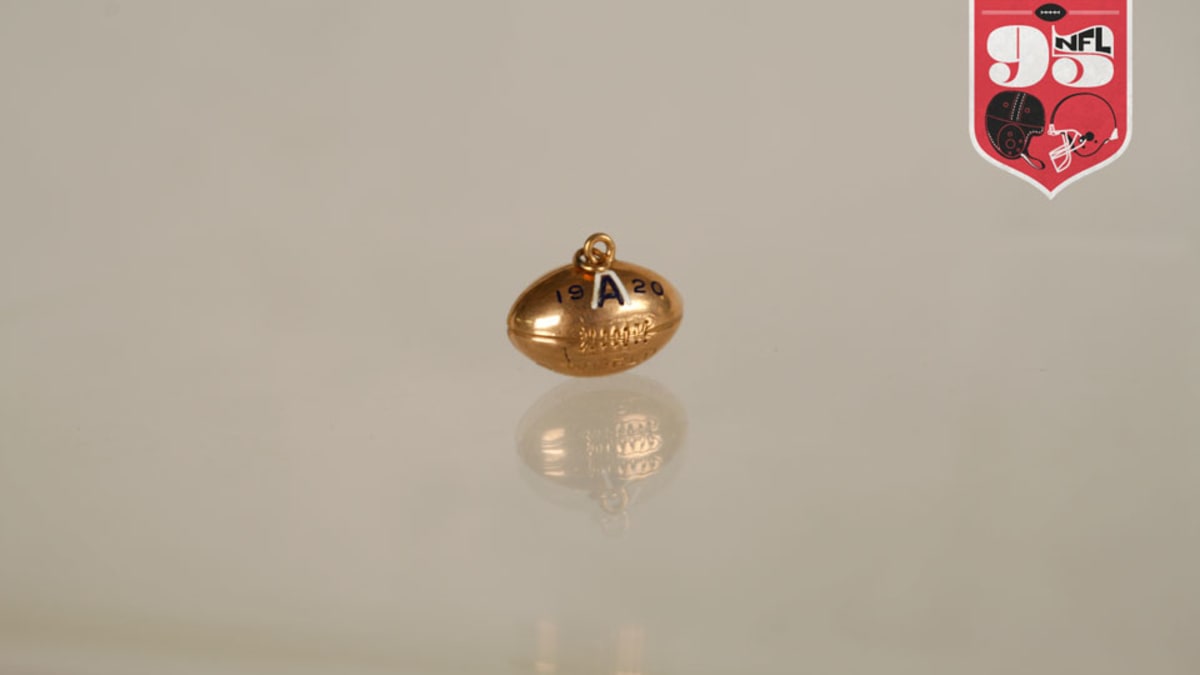 1946 Chicago Bears NFL Championship Gold Pendant Presented to