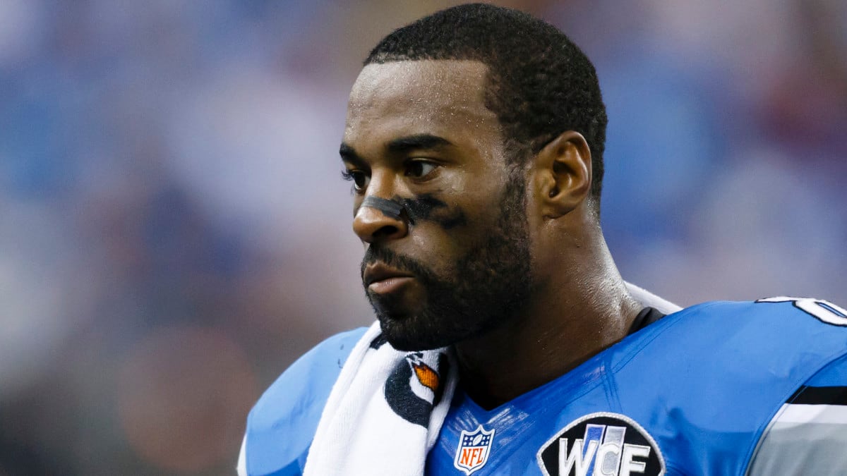 Calvin Johnson Inks New Deal With Lions, Makes Cardinals Brass Look Quite  Smart - Revenge of the Birds