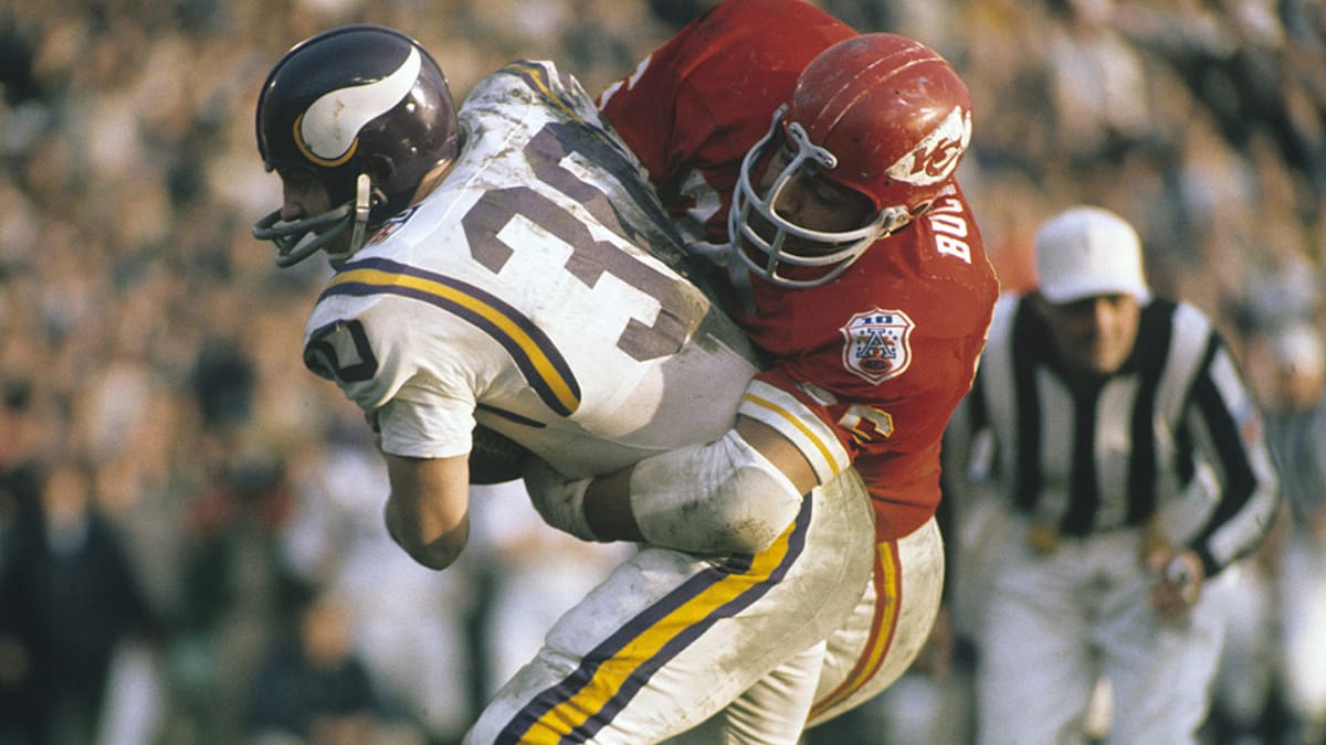 Former Chiefs Pro Bowl linebacker Jim Lynch passes away at 76