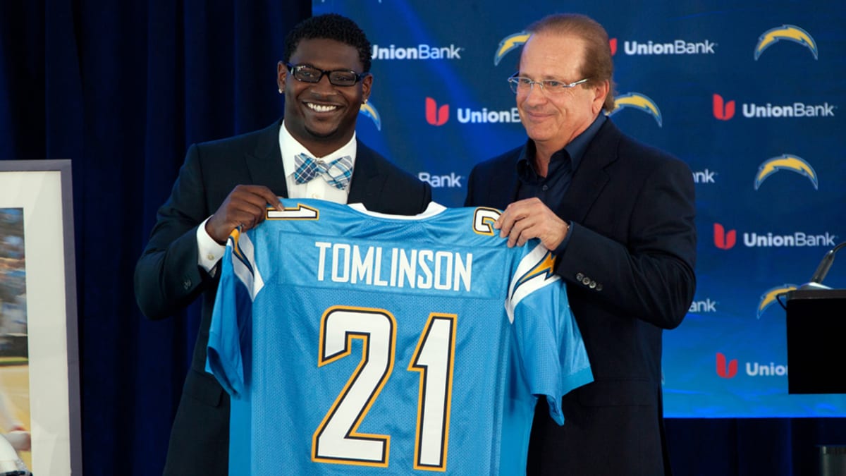 Chargers retire LaDainian Tomlinson's number on emotional day