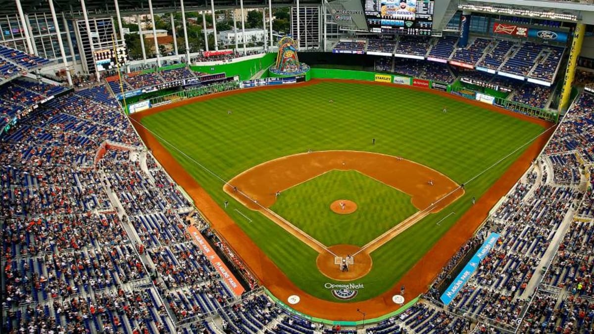 Miami Marlins moving in outfield fences