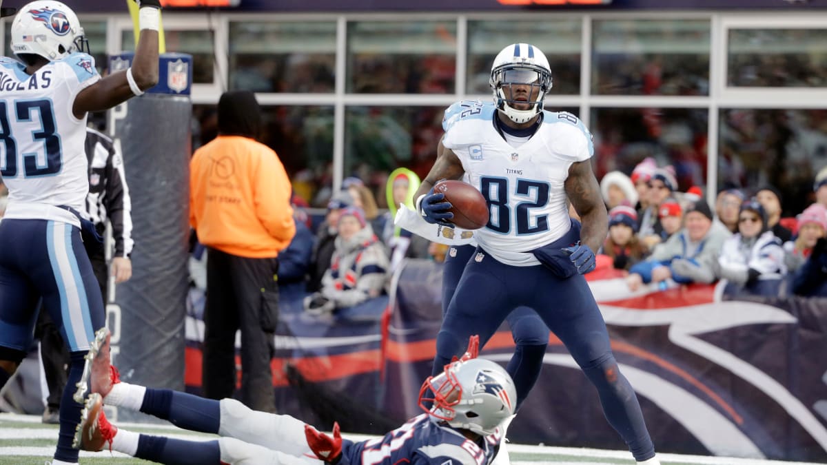 Delanie Walker Thankful for His Time With the Titans as He Officially  Announces His Retirement