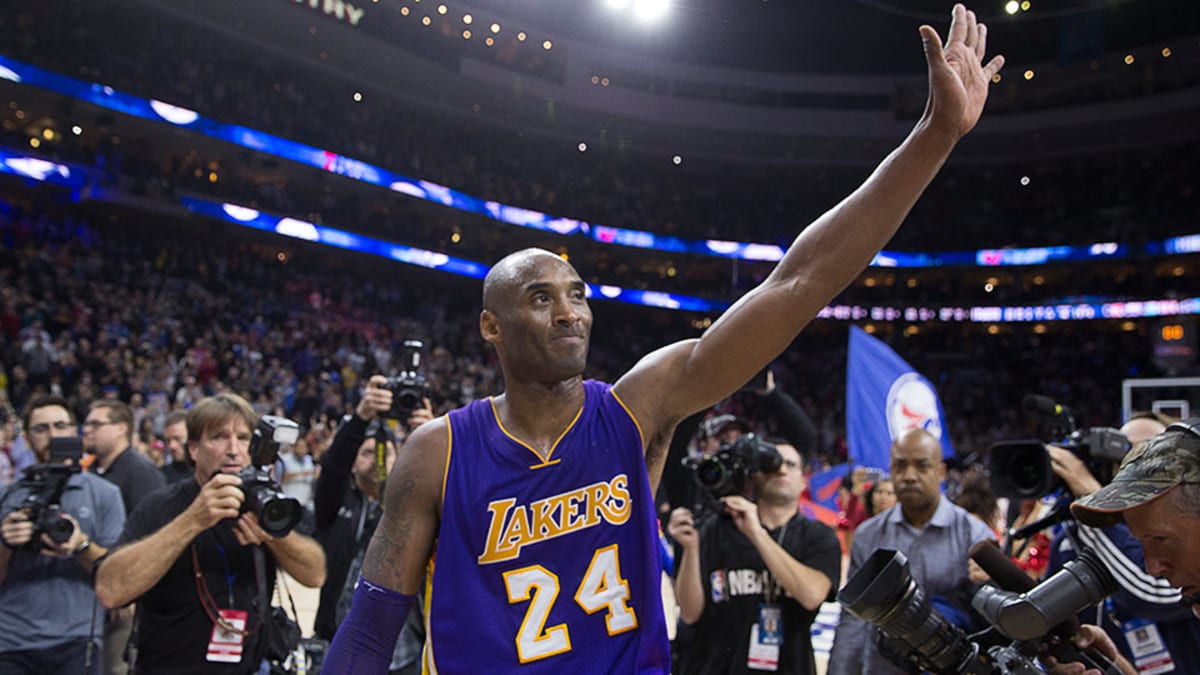 Kobe Bryant left Philadelphia wearing an Eagles shirt after the  Lakers-Sixers game - Bleeding Green Nation