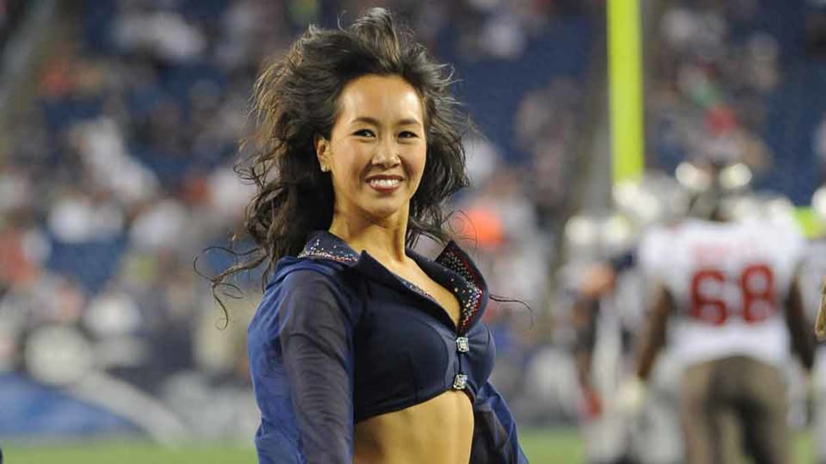 Patriots cheerleader reflects on Super Bowl, 'double life' she