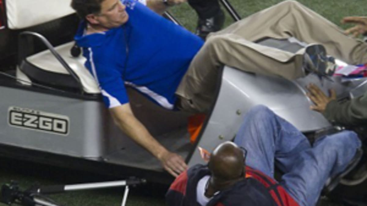 Runaway Golf Cart At Cowboys Stadium [VIDEO]