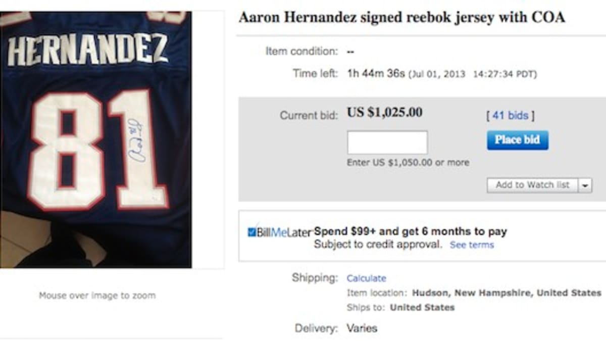 Patriots fans exchange Aaron Hernandez jersey 