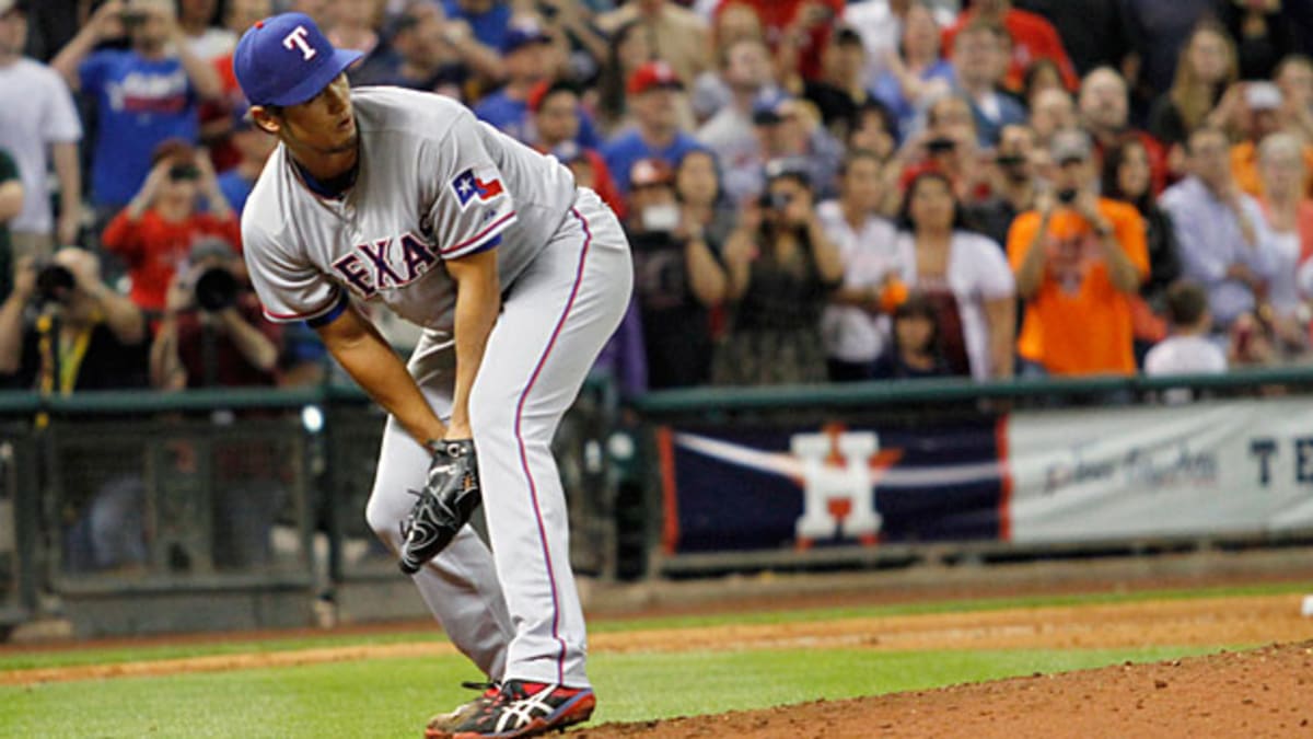 Marwin Gonzalez breaks up Yu Darvish's perfect game with 2 outs in 9th;  Astros lose 7-0 - Victoria Times Colonist