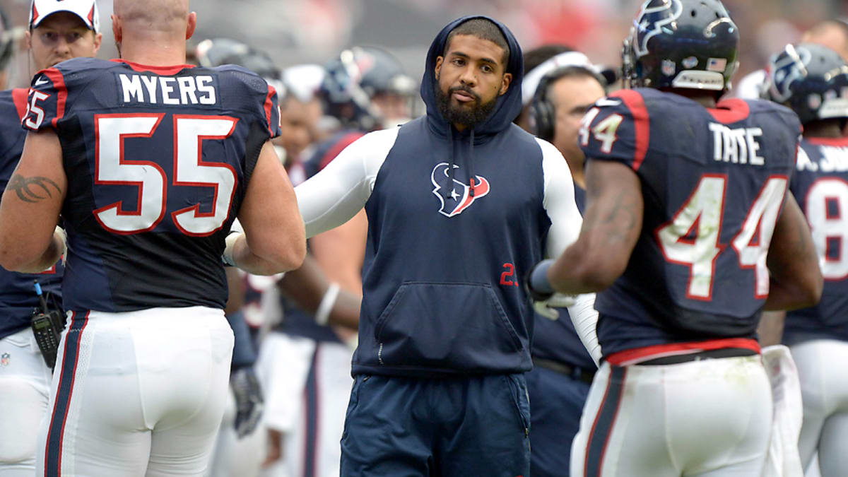 Arian Foster goes behind the scenes at Super Bowl XLIX Media Day