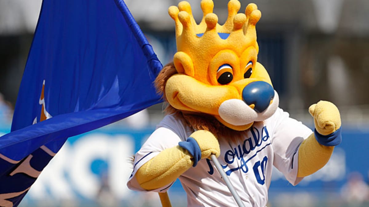 Court hearing case of Royals fan injured by hot dog thrown by mascot -  Sports Illustrated