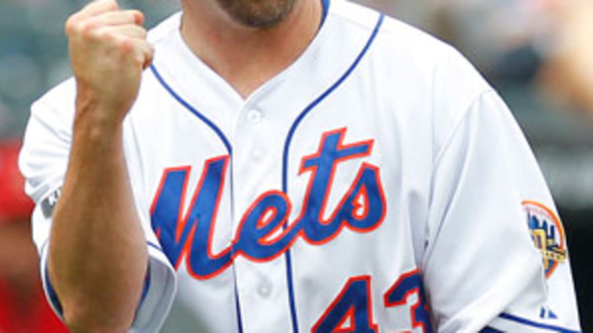 Mets' R.A. Dickey Wins NL Cy Young Award [VIDEO]