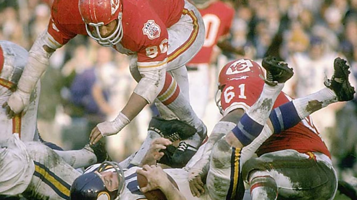 Super Bowl IV: Hank Stram, Len Dawson dominate Vikings - Sports Illustrated  Vault