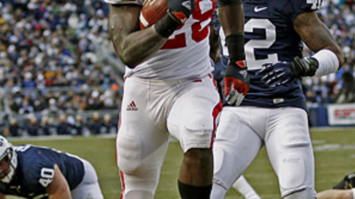 Ohio State's Johnathan Hankins on Michigan State's Le'Veon Bell