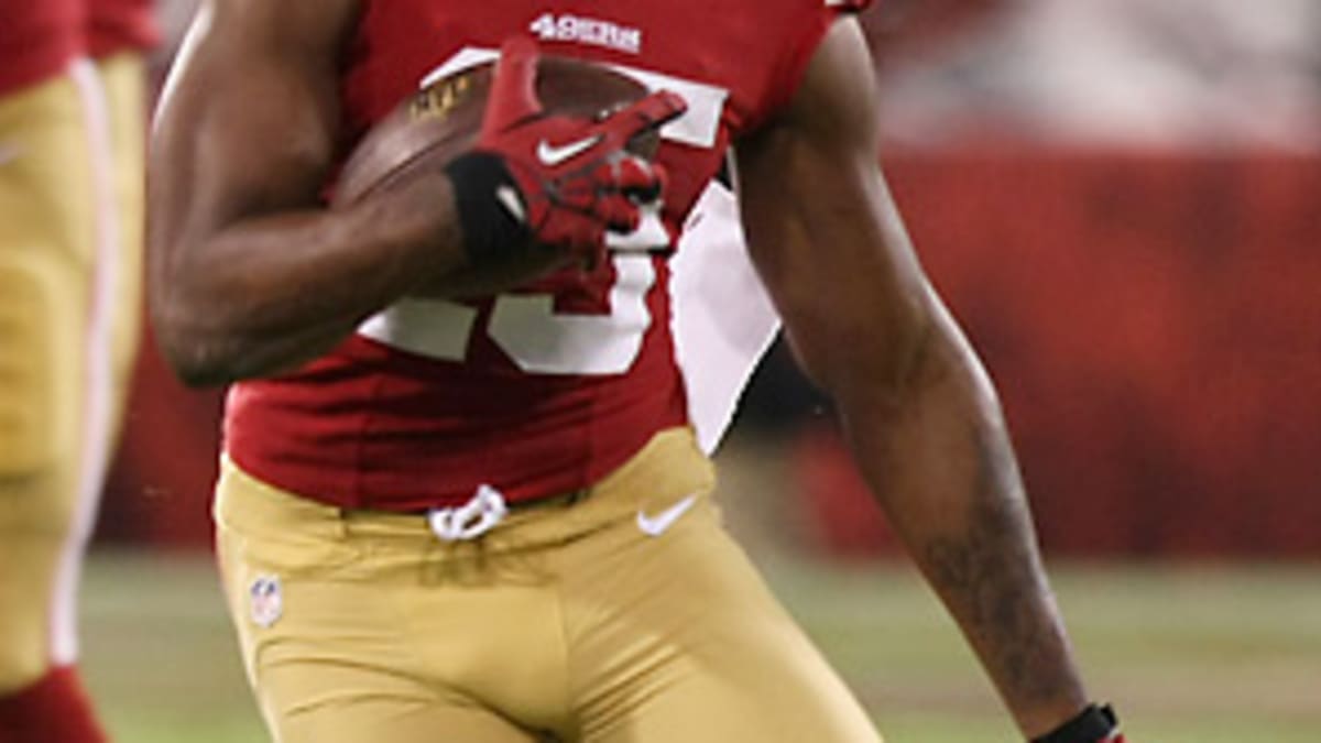 Crabtree making strides on and off field for 49ers