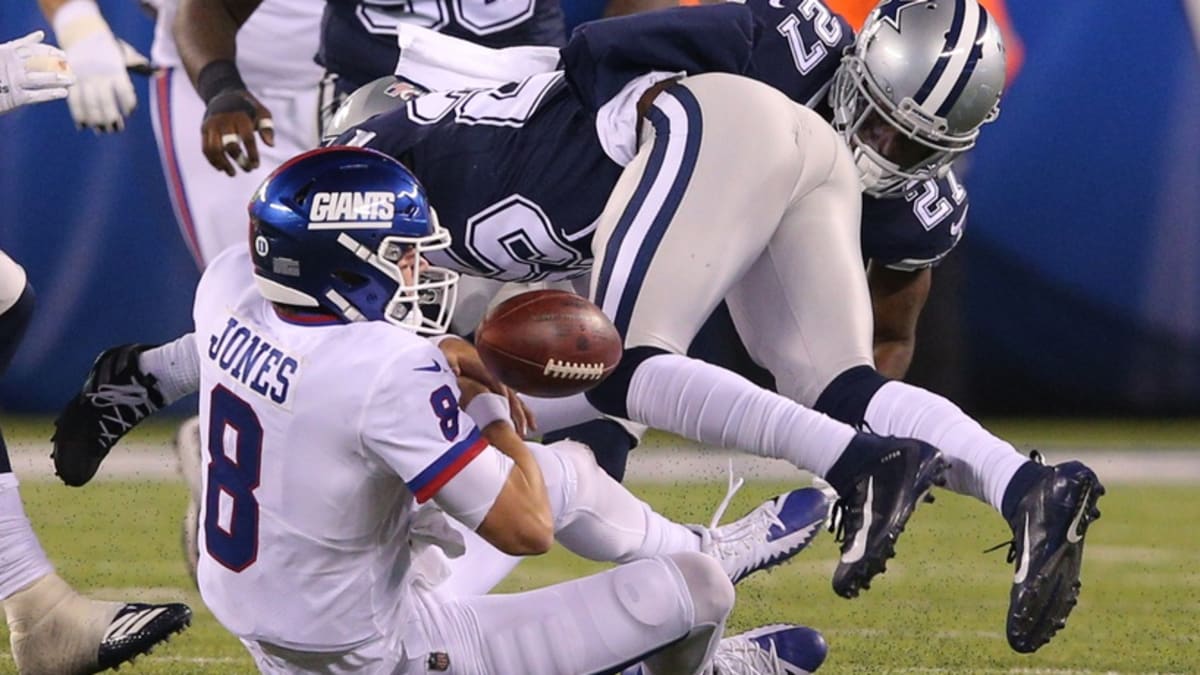 How New York Giants Can Help Fix Daniel Jones's Ball Security Issue -  Sports Illustrated New York Giants News, Analysis and More