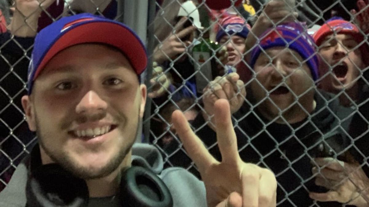 Buffalo Bills: Selfie of fans with Josh Allen lands in local museum