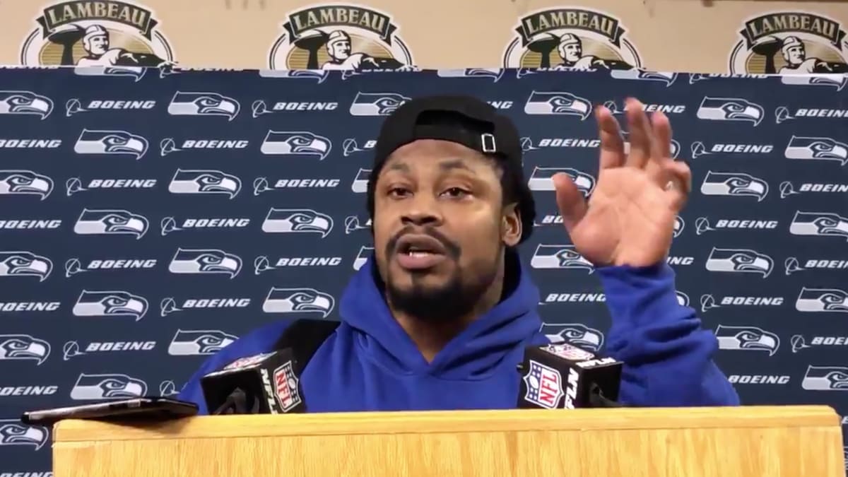 Marshawn Lynch Seahawks Rb Gives Young Players Advice Video Sports Illustrated