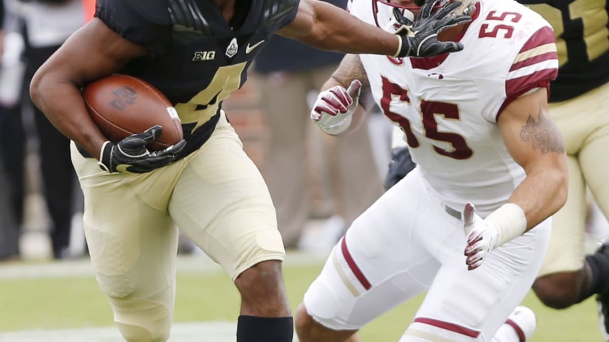 Bennett High School graduate Isaiah McDuffie playing linebacker