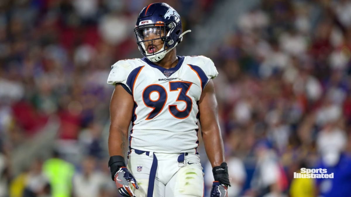 Denver, USA. October 23, 2022: Denver Broncos defensive end Dre'Mont Jones  (93) waits a for a replay review in the first half of the football game  between the Denver Broncos and New